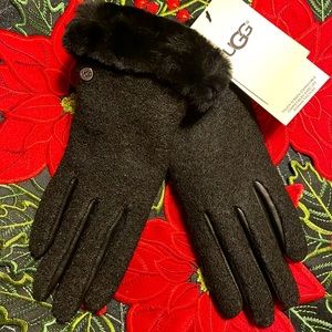 Brand New UGG Wool Black Leather Shorty Touchscreen Gloves w/ Sheepskin Cuff